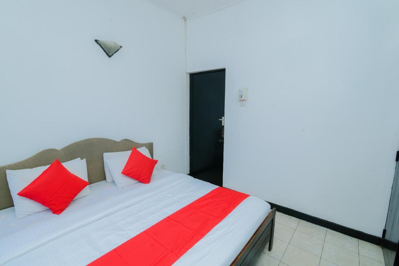 Oyo 479 Water Front Hotel Kandy Ngoại thất bức ảnh
