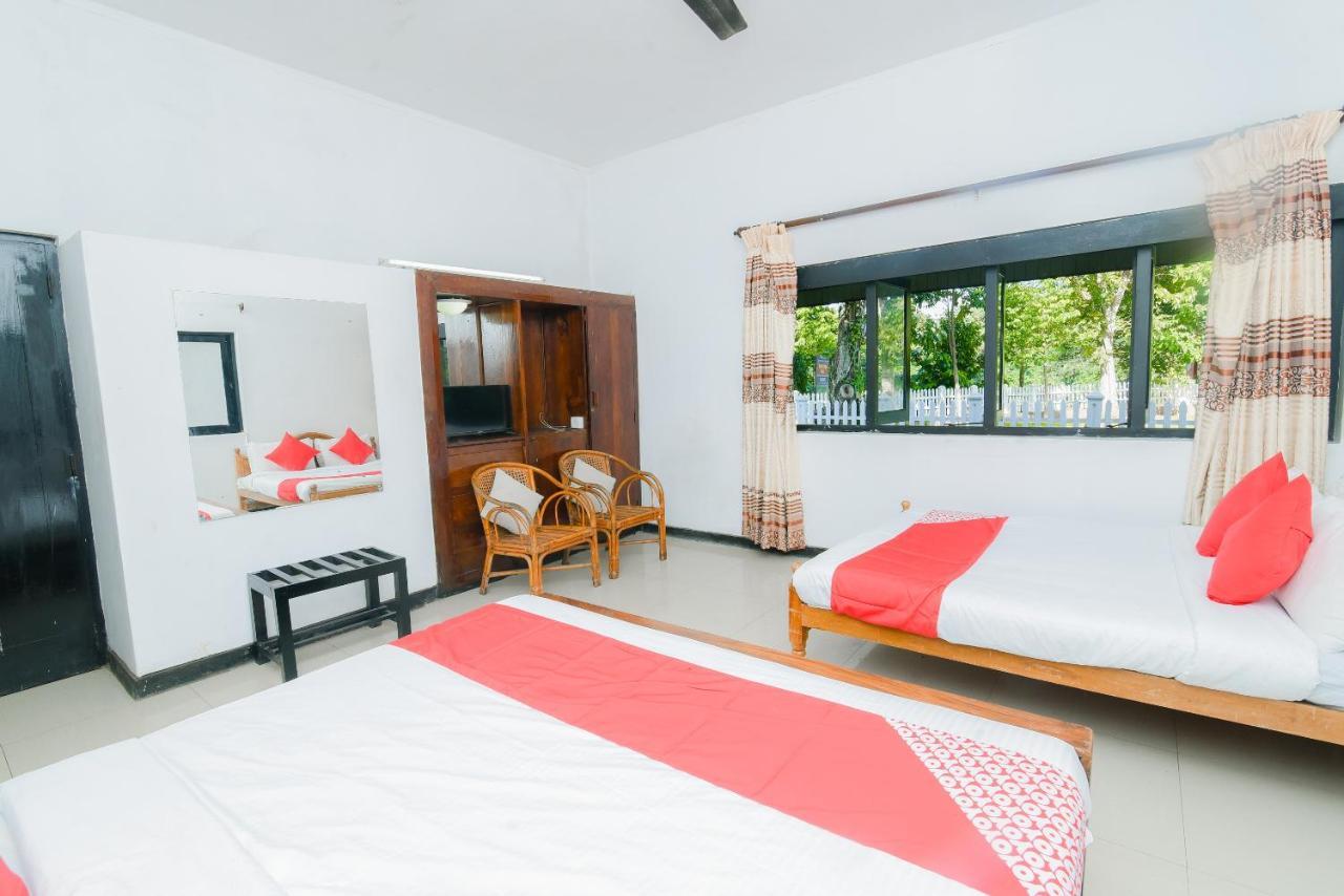 Oyo 479 Water Front Hotel Kandy Ngoại thất bức ảnh