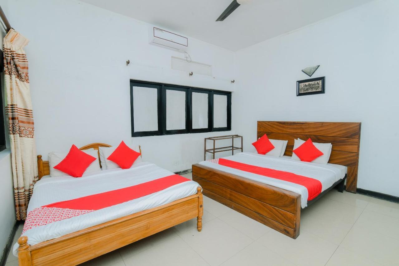 Oyo 479 Water Front Hotel Kandy Ngoại thất bức ảnh