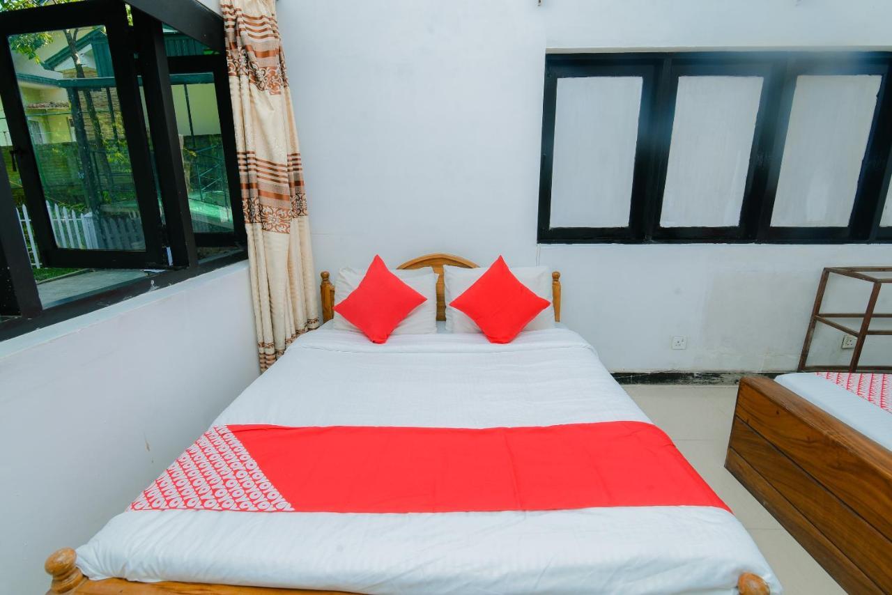 Oyo 479 Water Front Hotel Kandy Ngoại thất bức ảnh