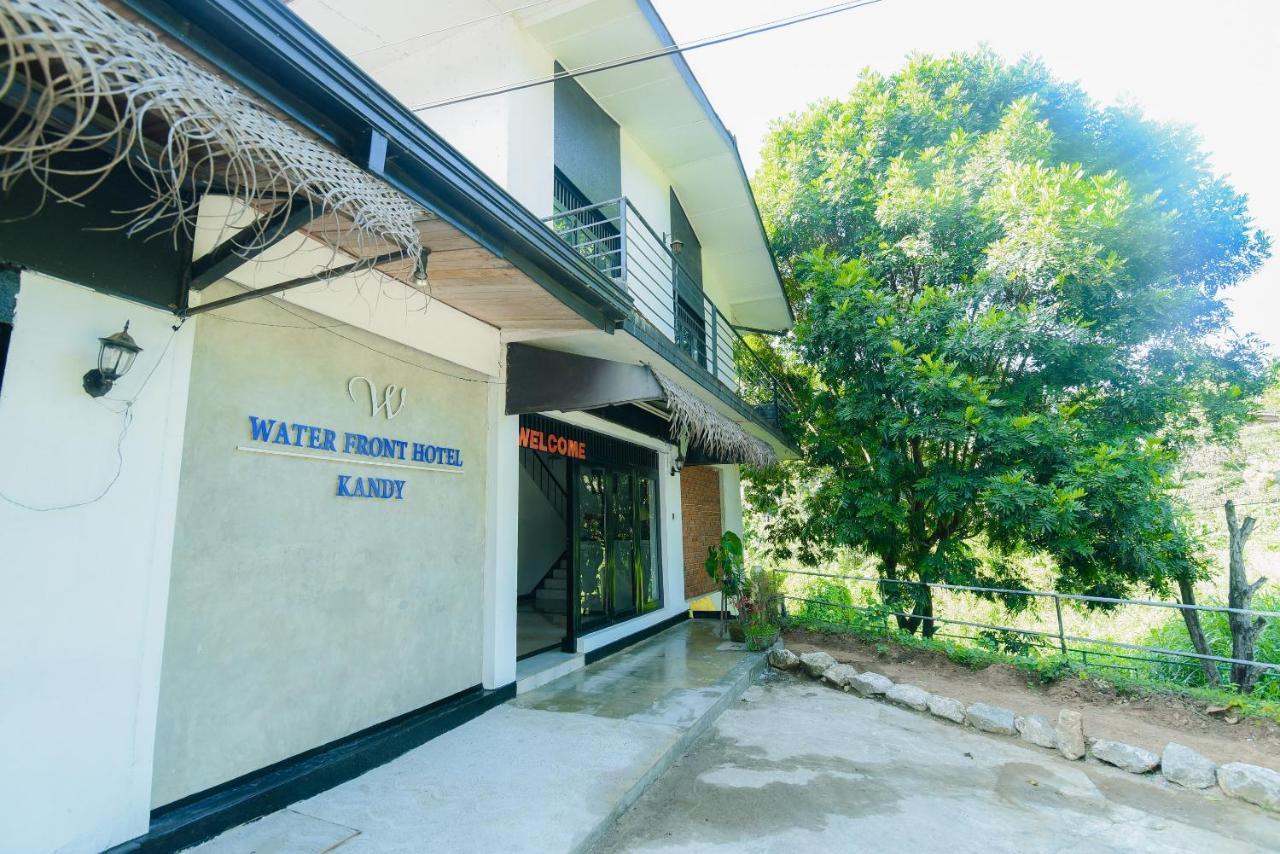 Oyo 479 Water Front Hotel Kandy Ngoại thất bức ảnh
