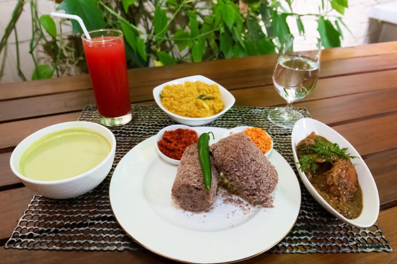 Oyo 479 Water Front Hotel Kandy Ngoại thất bức ảnh